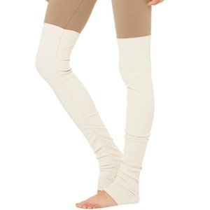 GYPSET GODDESS X ALO GODDESS LEGGING in White/Sand